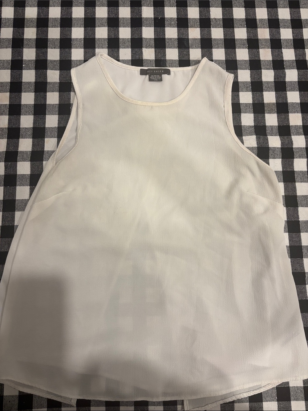 Suzy Shier Ivory Sleeveless Scoop Neck Camisole